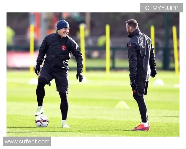 曼联对阵雷丁精彩赛事新浪直播全程回顾与分析